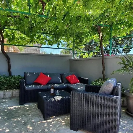 House With A Parking Space Milovac, Paklenica - 15168 別荘 スタリグラード